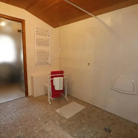 Expose Sud - 10 Pers. - Fr-1-263-658 *